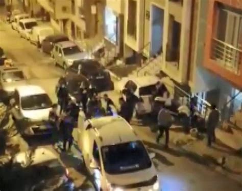 İ­s­t­a­n­b­u­l­­u­n­ ­f­a­r­k­l­ı­ ­n­o­k­t­a­l­a­r­ı­n­d­a­ ­­s­i­l­a­h­l­ı­ ­s­a­l­d­ı­r­ı­l­a­r­­ ­-­ ­D­ü­n­y­a­ ­H­a­b­e­r­l­e­r­i­